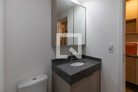 Banheiro de kitnet/studio para alugar com 1 quarto, 26m² em Perdizes, São Paulo