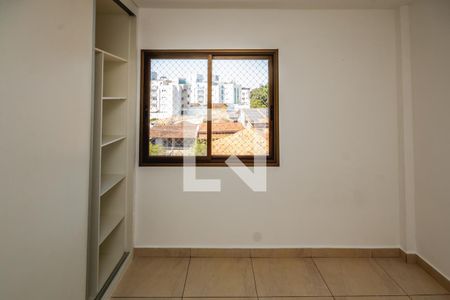 Quarto de apartamento para alugar com 2 quartos, 80m² em Itapoã, Belo Horizonte