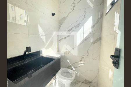 Lavabo de casa à venda com 3 quartos, 130m² em Sinimbu, Belo Horizonte