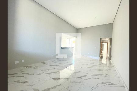 Sala de casa à venda com 3 quartos, 130m² em Sinimbu, Belo Horizonte