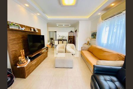 Casa à venda com 4 quartos, 180m² em Vargem Pequena, Rio de Janeiro