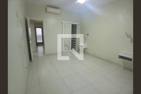 Casa à venda com 4 quartos, 259m² em Olaria, Rio de Janeiro