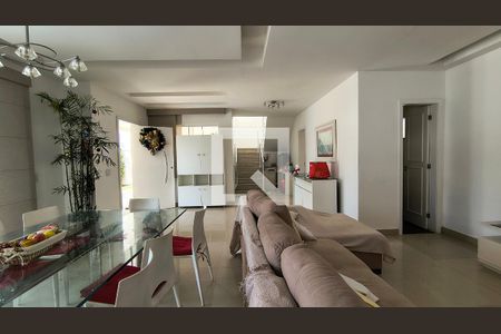 Sala de casa à venda com 3 quartos, 280m² em Vargem Pequena, Rio de Janeiro