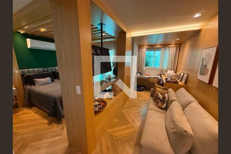 Casa à venda com 4 quartos, 550m² em Barra da Tijuca, Rio de Janeiro