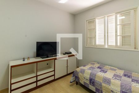 Quarto 1 de casa para alugar com 4 quartos, 185m² em Chácara Seis de Outubro, São Paulo