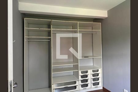 Casa à venda com 4 quartos, 217m² em Residencial Seis (Alphaville), Santana de Parnaíba