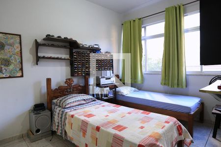 Quarto de apartamento para alugar com 3 quartos, 95m² em Funcionários, Belo Horizonte