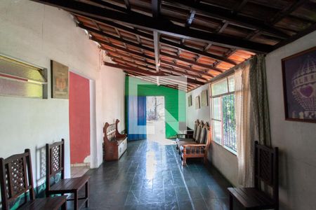 Sala de casa à venda com 2 quartos, 243m² em Jaqueline, Belo Horizonte