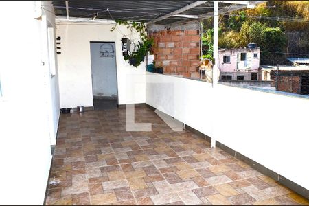 Varanda de casa para alugar com 3 quartos, 75m² em Tupi, Belo Horizonte