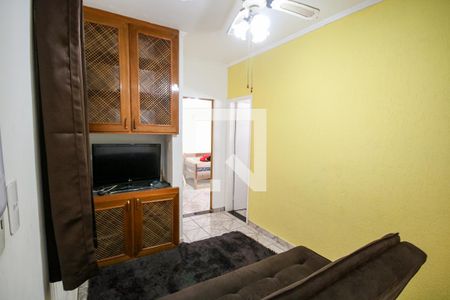Sala de apartamento para alugar com 1 quarto, 52m² em Vila Tupi, Praia Grande