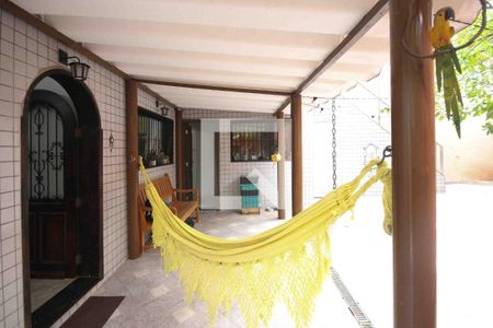 Área Externa de casa à venda com 2 quartos, 230m² em Jardim Mimar, São Paulo