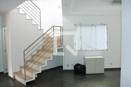 Sala de casa de condomínio para alugar com 3 quartos, 188m² em Parque Rincao, Cotia