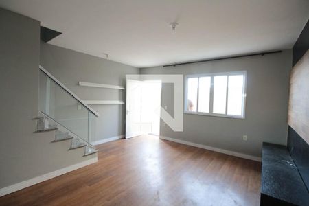 Sala de casa de condomínio para alugar com 3 quartos, 110m² em Penha de França, São Paulo