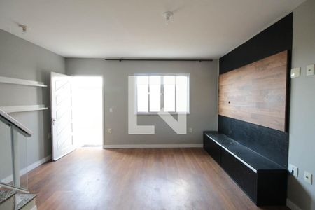Sala de casa de condomínio para alugar com 3 quartos, 110m² em Penha de França, São Paulo