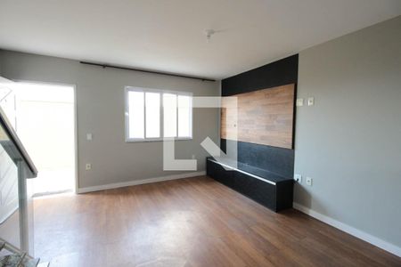 Sala de casa de condomínio para alugar com 3 quartos, 110m² em Penha de França, São Paulo