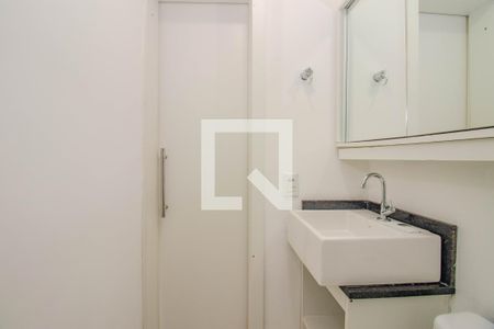 Banheiro da Suíte de casa de condomínio à venda com 2 quartos, 103m² em Humaitá, Porto Alegre