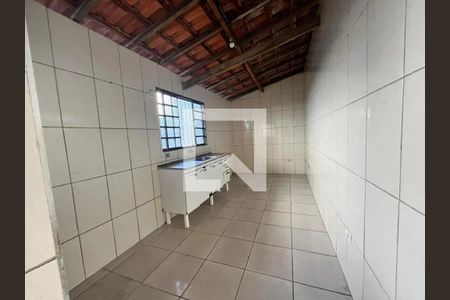 Casa para alugar com 2 quartos, 137m² em Milionários, Belo Horizonte