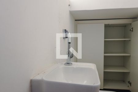 Lavabo de casa de condomínio à venda com 4 quartos, 300m² em Vila Andrade, São Paulo