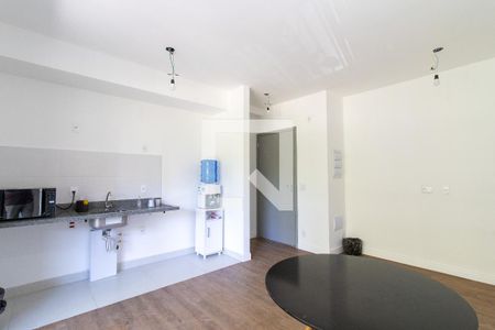 Sala/Cozinha de apartamento à venda com 1 quarto, 43m² em Cambuí, Campinas