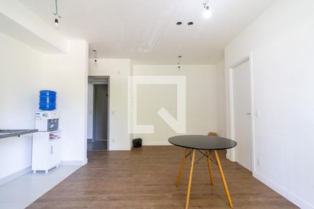 Sala/Cozinha de apartamento à venda com 1 quarto, 43m² em Cambuí, Campinas