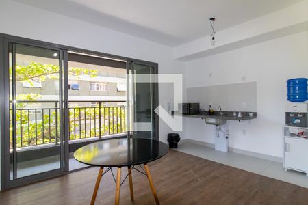 Sala/Cozinha de apartamento à venda com 1 quarto, 43m² em Cambuí, Campinas