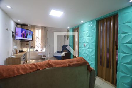 Sala de casa de condomínio à venda com 3 quartos, 81m² em Rio Branco, Canoas