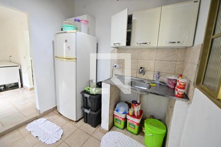 Cozinha de casa para alugar com 1 quarto, 74m² em Jardim Itaipu, Goiânia