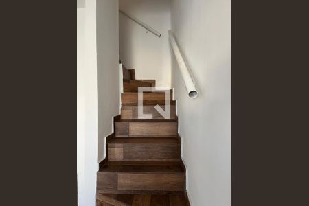 Escada de casa de condomínio para alugar com 2 quartos, 68m² em Campo Grande, Rio de Janeiro