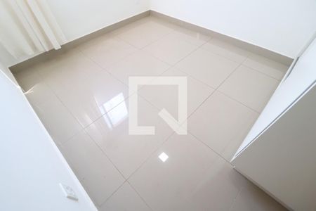 Quarto 1 de apartamento para alugar com 2 quartos, 55m² em Chácaras Tubalina E Quartel, Uberlândia