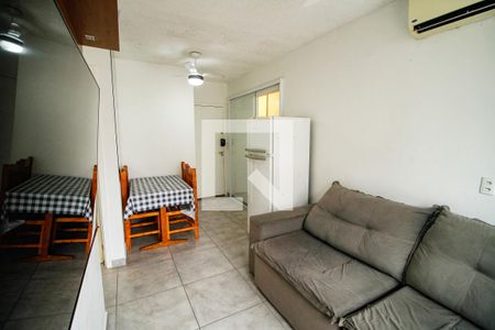 Sala de apartamento para alugar com 2 quartos, 72m² em Ocian, Praia Grande