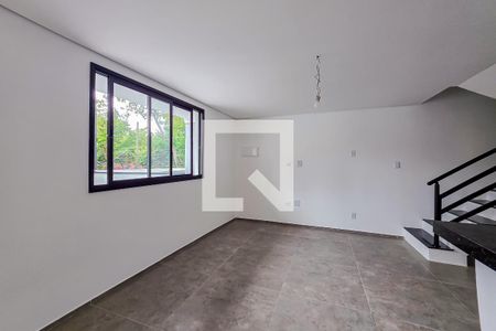 Sala/Cozinha de casa à venda com 2 quartos, 113m² em Parque Erasmo Assunção, Santo André