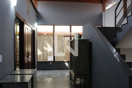 Sala de casa de condomínio para alugar com 3 quartos, 265m² em Taquara, Rio de Janeiro