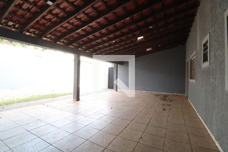 Varanda da Sala de casa para alugar com 3 quartos, 163m² em Santa Mônica, Uberlândia