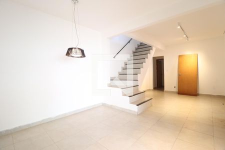 Sala de casa para alugar com 3 quartos, 163m² em Santa Mônica, Uberlândia