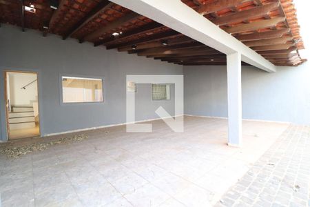 Varanda da Sala de casa para alugar com 3 quartos, 163m² em Santa Mônica, Uberlândia