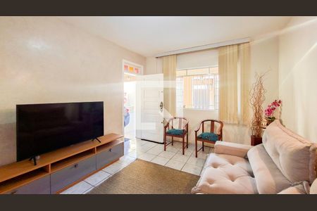 Sala de casa à venda com 5 quartos, 253m² em Paraíso, Belo Horizonte