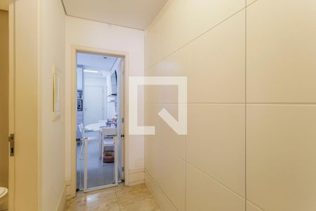 Corredor de apartamento à venda com 2 quartos, 123m² em Itaim Bibi, São Paulo