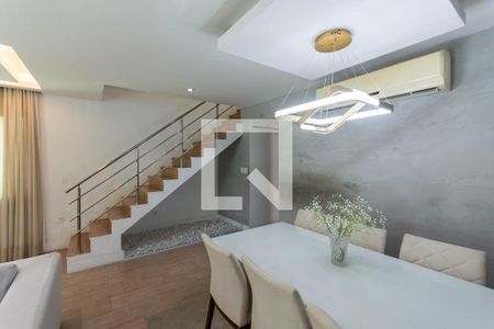 Sala de casa à venda com 4 quartos, 250m² em Grajaú, Rio de Janeiro
