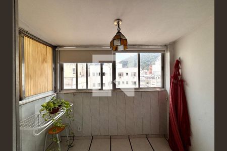 Quarto 1 de apartamento à venda com 2 quartos, 60m² em Copacabana, Rio de Janeiro