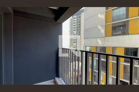 Varanda de kitnet/studio à venda com 1 quarto, 32m² em Sumarezinho, São Paulo