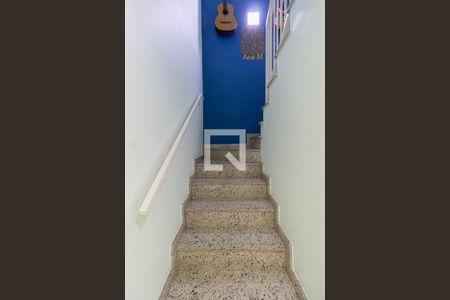 Escada de casa à venda com 2 quartos, 90m² em Vila Ré, São Paulo