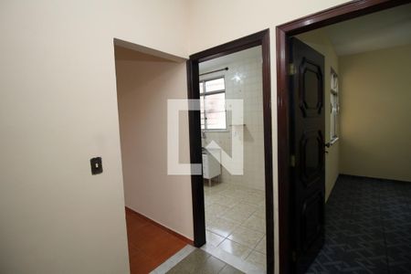 Corredor de apartamento à venda com 2 quartos, 68m² em Olaria, Rio de Janeiro