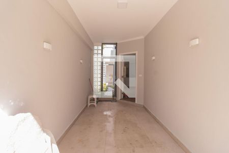 Entrada de casa para alugar com 4 quartos, 145m² em Vila Mariana, São Paulo