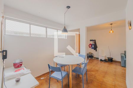 Sala de apartamento à venda com 3 quartos, 66m² em Alto de Pinheiros, São Paulo