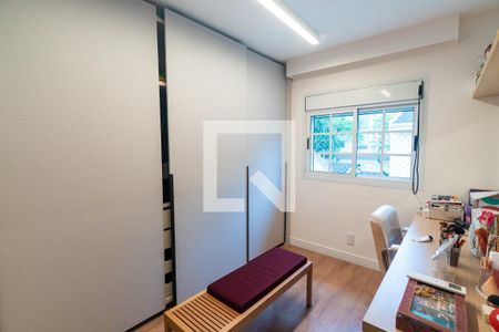 Quarto 2 de casa de condomínio à venda com 4 quartos, 356m² em Jardim Prudência, São Paulo
