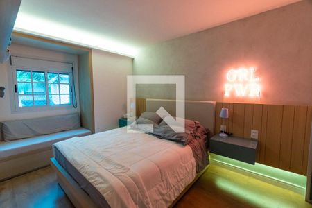 Quarto 1 de casa de condomínio à venda com 4 quartos, 356m² em Jardim Prudência, São Paulo