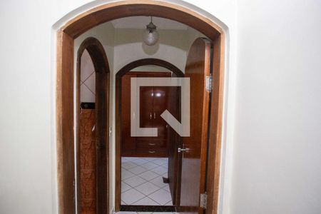 Corredor de casa para alugar com 2 quartos, 140m² em Taboão, Diadema