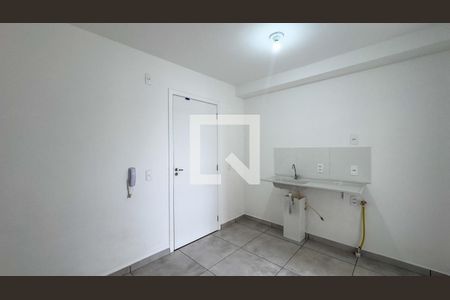 sala e cozinha de apartamento para alugar com 2 quartos, 28m² em Vila das Belezas, São Paulo