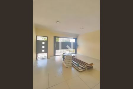 Garagem de casa para alugar com 2 quartos, 91m² em São Salvador, Belo Horizonte