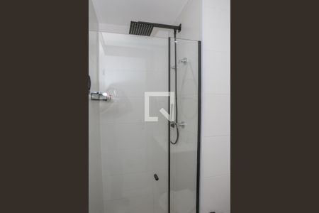 Banheiro de kitnet/studio para alugar com 1 quarto, 21m² em Pompeia, São Paulo